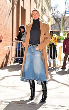 Fall Outfits 2025 Trends, Fall Skirts 2024, Jeans Skirt Long Outfit, Aline Denim Skirt Outfits, Jean Skirt Styling, Denim Skirts Long, Flared Denim Skirt Outfit, Black Jean Skirt Outfit Winter, Denim Dress Winter Outfit