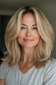 52 Youthful Layered Hairstyles for Women Over 50 To Get Inspired in 20 – CreativeBooster Blonde Over 50, Voluminous Lob, Above Shoulder Hair, Jayne Matthews, Short Hairstyles Over 50, Older Women's Hairstyles, Medium Layered Haircuts, Layered Hairstyles, Sandy Blonde