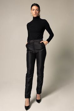 Elegant Skinny Pants in Black-0 Black Tailored Trousers, Black Slim Fit Trousers, Concert Black, Boss Vibes, Black Pantsuit, Travel Fits, Disco Fashion, 1920 Fashion, Model Test