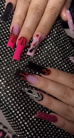 Short Spooky Nails Acrylic, Halloween Birthday Nails, Halloween Nails Glitter, Beige Nails Design, Girls Nail Designs, Retro Nails, Punk Nails