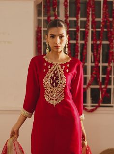 Hayam – Zainab Chottani International Zainab Chottani, Vibrant Gradient, Western Dresses For Women, How To Iron Clothes, Silk Dupatta, Silk Pants, Matching Pants, How To Dye Fabric, Western Dresses