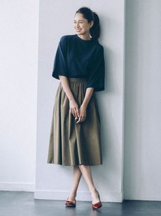 Elegant Work Outfits, Elegantes Outfit Frau, Sophisticated Women, 일본 패션, Long Skirt Outfits, Look Retro, Mode Casual, Classy Work Outfits, Mode Chic