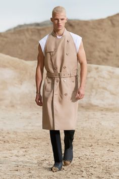 Burberry Collection, Men Runway, Sleeveless Trench, Men Fashion Show, Burberry Prorsum, Runway Collection, Mens Spring, Burberry Men