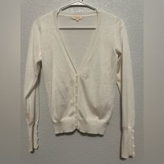 Like New, Never Worn, No Tag Classic White Spring Cardigan, Classic White Cardigan For Spring, Cream White, Womens Cardigan, Sweaters & Cardigans, Cardigans, Sweaters For Women, Like New, Cream