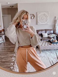 Boho Lazy Outfits, Boho Cozy Outfit, Cute Lounge Outfits Winter, Boho Lounge Outfit, Lounge Wear Outfits Stylish, Comfy Boho Outfits, Women Lounge Wear Outfits, Comfy But Stylish Outfits, Fall Outfits Boots