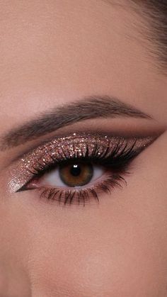 Rose Gold Glitter Eye Makeup, Gold Makeup For Wedding, Neutral Sparkle Eye Makeup, Smokey Rose Gold Makeup, Winter Formal Makeup For Green Eyes, Golden Eye Look, Wedding Makeup With Glitter, Neutral Glitter Makeup, Light Evening Makeup