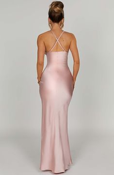 The sleek, sexy lines of Miriam make it the perfect choice for the most special occasions. Crafted from our premium bias cut satin that skims over the figure, this design drapes beautifully at the skirt and skims the floor with a maxi length. The look is is finished with a plunge neckline and pretty pleated cups.



Colour: Blush.

Premium bias cut satin.

Skims over figure.

Plunge neckline.

Pleated bust.

Halter straps.

Maxi length.

Model is an XS and is wearing an XS.

 Size: XS, S, M, L, Emily Venz, Homecoming Dresses Corset, Midi Dress Wedding Guest, Dresses Flowy, Maxi Dress Sale, Sparkle Dress, Plunge Neckline, Dresses By Length, Formal Dresses Prom