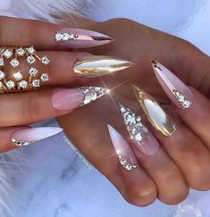 Nails Gorgeous, Stiletto Nail Art, Stiletto Nails Designs, Her Nails, Glam Nails, Luxury Nails, Beautiful Nail Art, Bling Nails, 3d Nail Art