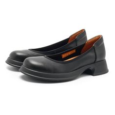 From Dwarves studio, These loafers are designed in a timeless, minimal silhouette, so you'll be sure to wear them often. Made from soft leather, soft bottom that ensure all-day comfort. Wear yours with tailoring and denim alike. Color: Beige/Black/ApricotMaterial: Cow LeatherLining: Genuine LeatherInsole: Genuine LeatherSole: RubberHeels: 3.5 cm/1.38"Weight: Fit: Medium to Wide, Runs Normal.Origin: Made in China Production Time: About 7-10 days (Any exceptional case will email you, Please pay at Soft Gloves, Oxford Boots, Buckle Ankle Boots, Slip On Pumps, Shoes Handmade, Comfort Wear, Western Cowboy Boots, Flat Boots, Spring Shoes