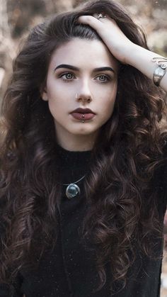 Goth Face Claim, Goth Beauty, Goth Makeup, Halloween Makeup Looks, Grunge Girl, Witchy Woman, Beautiful Lips