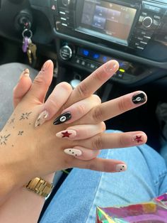 Gifts For Wlw, Fem Masc Matching Nails, Couples Nails Ideas Matching, Lesbian Matching Nails, Lesbian Nails Two Short, Lesbian Nail Ideas, Masc Lesbian Nails, Wlw Matching Nails, Boyfriend Nails Designs