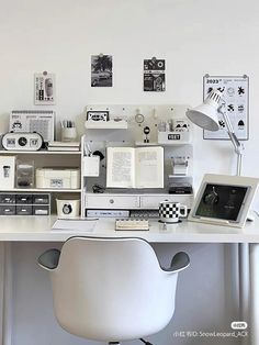 cute room inspiration inspo aesthetic bedroom ideas y2k trend minimalistic clean korean japanese desk tidy organizer style vibe aesthetic desk studying coquette cute beautiful black and white Aesthetic Room Ideas, Desk Makeover, Cute Bedroom Decor