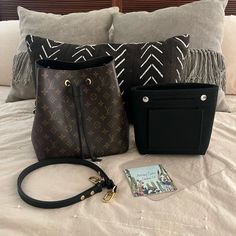 Like New Monogram Print Date Code Tx0290 Hardware Shiny No Wrinkling Or Cracking Of Any Kind Included: Black Felt Insert Clear Base Original Strap That Adjusts For A Crossbody Original Receipt Dust Bag Cheaper Elsewhere, Please Check My Reviews Cheap Bags, Monogram Prints, Black Felt, Louis Vuitton Bag, Dust Bag, Bag Lady, Like New, Louis Vuitton, Felt