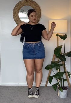 Jean Mini Skirt Outfit Plus Size, Summer Night Outfit Plus Size, Size 16 Outfit Ideas, Plus Size Warm Weather Outfits, Size 20 Women Outfit Ideas Summer, Summer Fits Curvy, Plus Size Rectangle Body Shape, Cute Casual Outfits Plus Size, Midsize Girl Outfits