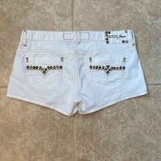 New Guess Low Rise Shorts, White Embellished Pockets, Low Rise, Size 29, Sitting In My Closet White Rhinestone Bottoms For Summer, Fitted Rhinestone-embellished Short Bottoms, Casual Embellished Fitted Bottoms, Embellished Fitted Casual Bottoms, Casual Fitted Bottoms With Rhinestones, Casual Short Bottoms With Rhinestones, Fitted Casual Bottoms With Rhinestones, Casual Rhinestoned Short Bottoms, Casual Rhinestone-embellished Short Bottoms