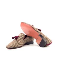 The Men's Slipper has been a staple of high society for hundreds of years. Worn by Prince Albert, velvet evening slippers paired with matching formalwear became a standard practice of the elite. Our Carré Smoking Slipper is finished with a sleek square toe. Its low backstrap and low-profile heel combine to produce a sleek and alluring silhouette that encapsulates a savoir-faire unlike any other dress shoe. A timeless and effortless luxury realized. Aromatic and deodorizing Cedarwood shoe trees, embossing of your initials on both outer heels, and express shipping are complimentary with every purchase of Maison Kingsley Men's Slippers. Hand-made and shipped worldwide directly from our factories in Spain. Would you like to add embroideries, embellishments or hardware to create a 1 of 1 bespok Church Shoes, Tassel Shoes, Velvet Slippers, Deodorizing, Prince Albert, Shoe Tree, Casual Shoe, High Society, Dress Shoe