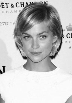 Short Bob Cut, Short Layered Bob Haircuts, Short Hair Model, Layered Bob Haircuts, Swept Bangs, Latest Short Haircuts, Wavy Bob Hairstyles, Bob Haircut With Bangs