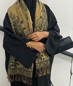 Christian Veils, Trip Fits, Scarf Inspiration, Abaya Modest, Scarf Outfit