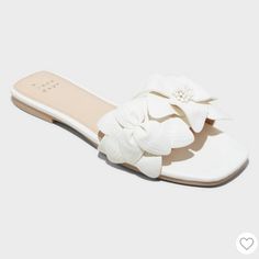 New Without The Box No Stains No Rips No Flaws Size 11 White Floral Slide Comfortable Sandals Smoke And Pet Free Home Beach Socks, Classy Fall Outfits, Paradise Wedding, Preppy Fall Outfits, Black And White Swimsuit, Hawaii Trip, Insta Captions, Preppy Fall, Trending Sandals