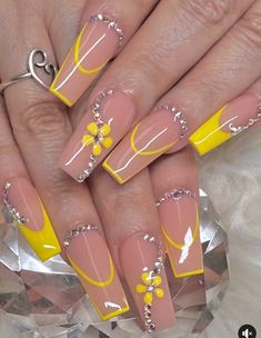 Tweety Bird Nail Design, Yellow Acrylic Nails, Acrylic Nails Yellow, Acrylic Toe Nails, Pretty Toe Nails, Gold Glitter Nails