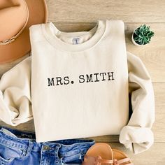 Wonderful design for women who loves custom college letters sweatshirt.Grab this design as a gift for your girlfriend,sister,mother or who loves custom sweater.Or make yourself happy to have this beautiful design sweatshirt :) A personalized sweater is a type of sweatshirt that features a design inspired by the Vintage custom letter design sweatshirt. 🌿 Made from premium quality, soft cotton fabric, this shirt ensures all-day comfort, making it ideal for lounging at home, catching up with frien Cotton Sweatshirt With Lettering For Gift, Customizable Cotton Sweater For Fall, Customizable Cotton Fall Sweater, Custom Text Sweatshirt With Relaxed Fit For Fall, Cotton Crew Sweatshirt With Name Print, Cotton Crew Top With Custom Text, Casual Cotton Sweatshirt With Name Print, Cotton Sweatshirt With Name Print, Relaxed Fit Name Print Sweatshirt Gift