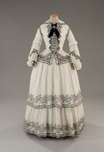 black and white gown  sparrow_1993_2 1800s Dresses, Italian Costume, Theatrical Costumes, 1860s Dresses, 1850s Fashion, Dress History, 19th Century Fashion, History Fashion, Victorian Clothing