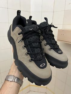 Oakley Shoes, Tabi Shoes, Shoes Outfit Fashion, Shoe Wishlist, Hiking Fashion, Dad Shoes, Aesthetic Shoes