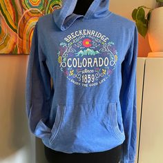 New With Tags. Super Soft! Size Women’s Small. Purchased At A Boutique In Colorado. Cozy Blue Top With Letter Print, Brandy Melville Cropped Hoodie, Adidas Pink Hoodie, Colorado Hoodie, Peach Hoodie, Cut Off Sweatshirt, Breckenridge Colorado, Oversized Crewneck, Burgundy Sweater