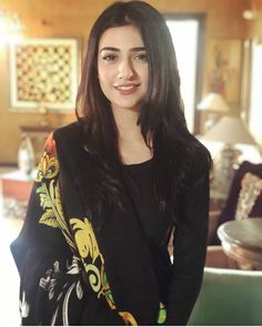 Sara Khan, Sarah Khan, Pakistani Party Wear, Mahira Khan, Pakistani Fashion Casual, Salwar Kamiz, Pakistani Dress Design, Pakistani Outfits