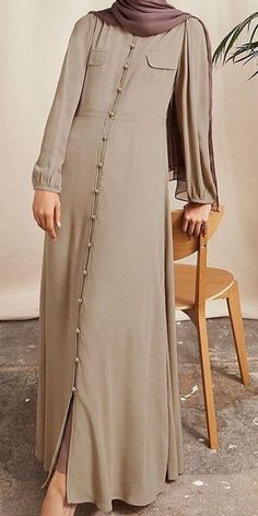 Abaya Designs Latest Simple, Gamis Simple Elegant, Stylish Burqa Designs, Muslim Fashion Dress Simple, Burqa Designs, Maxy Dress, Modern Abaya, Things To Do In Dubai