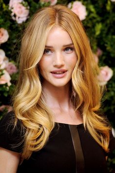 Blond Hair Natural, Strawberry Blond, Rosie Hw, Strawberry Blonde Hair Color, Color Rubio, Golden Blonde Hair, Hair Blond, Blonde Waves