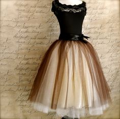 absolutely love. Oh. my. word. Tutu Women, Look Retro, Lucille Ball, Skirt Maxi, Vestidos Vintage, Grace Kelly, Mode Vintage, Tea Length, Looks Style