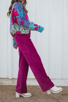 Estilo Hippie, Fun Pants, Foto Poses, Small Sweater, Mode Inspo, Leg Design, 가을 패션, Look Vintage, Colourful Outfits