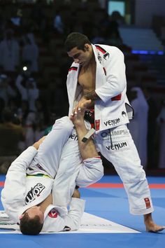 Jiu-jitsu legend Leandro Lo shot dead in Brazil: reports Jiu Jitsu Aesthetic, Brazilian Jujitsu, Jiu Jutsu, Big Muscle Men, Judo Throws, Martial Arts Photography, Jiu Jitsu Fighter, Bjj Jiu Jitsu, Kung Fu Martial Arts