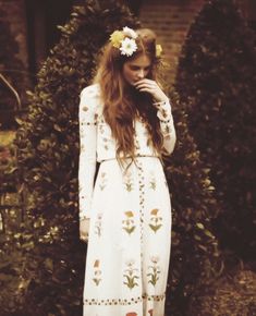 Daisy Gypsy Stile Boho Chic, White Vintage Dress, Ellen Von Unwerth, Hippie Chic, Look At You, Flower Child, Hippie Style, Wedding Gown