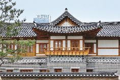 Japan House, Asian Culture, Traditional Korean, Ancient China, Old Building, Design Inspo, Big Ben, South Korea, Temple