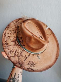 Hat comes with what you see in photos BUT accessories might vary slightly due to supply.  Jays got head sizes 18"-24". Lainey Wilson Cowboy Hat, Branded Cowboy Hats, Western Hats For Women, 30th Birthday Outfit, Hat Burning, Custom Cowboy Hats, Lainey Wilson, Cowgirl Accessories, Country Cowgirl