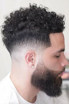 Temp Fade Haircut, Blowout Haircut, Low Taper Fade Haircut, High And Tight Haircut, Men's Curly Hairstyles, Curly Hair Fade, Curly Undercut, Low Fade Haircut, Men Haircut Curly Hair