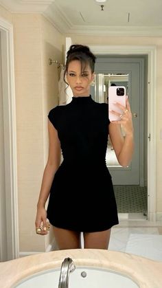 Chic Birthday Dinner Outfit, Fancy Dresses For Date Night, Classy Going Out Dress, Fancy Black Outfit Classy, All Black Outfit Dressy Classy, Vday Date Night Outfit, Mini Classy Dress, Fancy All Black Outfits Women, Black Dress Going Out Outfit