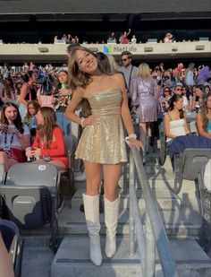 Eras Tour Outfit Ideas Dresses, Taylor Swift Concert Fan Outfit, Picture This Concert Outfit, Taylor Swift Eras Tour Outfits Inspiration, Taylor Swift Fearless Outfits Eras Tour, Taylor Swifts Eras Outfits, Gold Rush Eras Tour Outfit, Sunshine Eras Tour Outfit, Eras Fearless Outfits