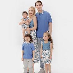 Family wear is trending right now. Choose for your Family meaningful uniforms. With a youthful and fashionable design, dresses for mothers and girls, shirts for fathers and boys. Specifications: Combination of elastic and chiffon Simple textures Suitable for vacation, family fun Package includes: 1 x Outfit Size chart (cm) (1cm = 0.394 inches) Blue Cotton Family Matching Sets, Cotton Matching Outfits For Summer, Summer Matching Cotton Outfit Sets, Summer Cotton Matching Outfits Sets, Family Matching Sets For Summer, Family Matching Cotton Sets With Short Sleeves, Matching Cotton Sets With Short Sleeves, Light Blue Cotton Short Sleeve Sets, Family Matching Cotton Tops For Spring