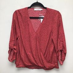 All In Favor Womens Faux Wrap Top Red Black Speckled 3/4 Sleeve Roll Tab S New Brand: All In Favor Size: S Style: Faux Wrap Top Material: 100% Polyester Color: Red Secondary Color: Black Pattern: Speckled Sold As Pictured. Thanks For Looking! Smoke And Pet Free Boutique Buy With Confidence Red 3/4 Sleeve Blouse For Spring, Chic Red Top With 3/4 Sleeves, Red 3/4 Sleeve Tops For Spring, Red 3/4 Sleeve Tops For Work, Faux Wrap Top, Wrap Top, Black Pattern, New Color, Black And Red