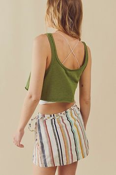 Scoop Back Crop Top For Spring, Spring Cotton Cropped Hem Tank Top, Summer Layering Tank Strap Crop Top, Everyday Green Seamless Crop Top, Spring Crop Top With Tank Straps For Layering, Summer Crop Top With Scoop Back, Cropped Tank Top For Summer Layering, Summer Cropped Tank Top For Layering, Summer Layering Scoop Neck Crop Top