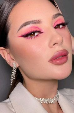 Monochromatic Makeup, Day Makeup Looks, Pink Eye Makeup, Pink Eye, Smink Inspiration, Valentines Makeup, Makijaż Smokey Eye, Eye Makeup Designs