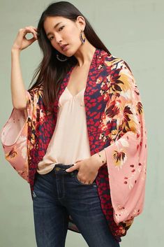 Kimono Mixed Print Floral Modern Kimono Fashion Outfits, Modern Kimono Fashion, Modern Kimono, Printed Kimono, Mode Kimono, Misty Rose, Fashion Marketing, Floral Kimono, Floral Border