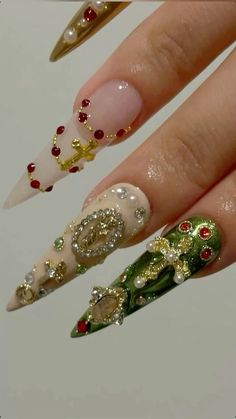 Gold Maximalist Nails, Royal Nail Designs, Charro Nails, Diy Fall Nails, Fall Nail Art Ideas, Edgy Nails, Colored Acrylic Nails, Acrylic Nails Coffin Pink, Gem Nails