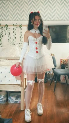 Halloween Cute Outfit Ideas, Penny Wise Outfit, Different Halloween Costume Ideas, H Halloween Costumes, Showy Halloween Costume, Clown Costume Women Cute, Penny Wise Halloween Costumes, Women It Costume, Summerween Outfit Ideas