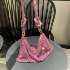 SPECIFICATIONSStyle: LadyShape: BaguettePlace Of Origin: GUANG DONG ProvincePlace Of Origin: GUANG DONG ProvinceOrigin: CN(Origin)Occasion: VersatileNumber of Handles/Straps: SingleMain Material: MetallicLining Material: PolyesterHandbags Type: Shoulder BagsGender: WOMENDecoration: DiamondsClosure Type: zipper Fashion Teenage School, Designer Purses And Handbags, Rhinestone Handbags, Rhinestone Clutch, Wedding Purse, Hobo Shoulder Bag, Designer Purses, School Bags For Kids, Evening Clutch Bag