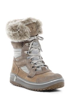 Perfect for that winter trip up to Niagara Falls! Take on the worst winter weather in style and comfort with this sporty weatherproof boot. #boots #winter #winterfashion #winterstyle #winteroutfits #warm #shoes #cozy #comfort #affiliate Winter Outfits College, Weatherproof Boots, Winter Outfits Warm, Ski Fashion, Faux Fur Boots, Waterproof Winter Boots, Fur Boots, Winter Boots Women, Warm Outfits