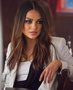 Mila Kunis Hair, Brown Hair Balayage, Mila Kunis, Amy Adams, Elizabeth Olsen, Hair Color Trends, Long Hair Cuts, Brown Hair Colors